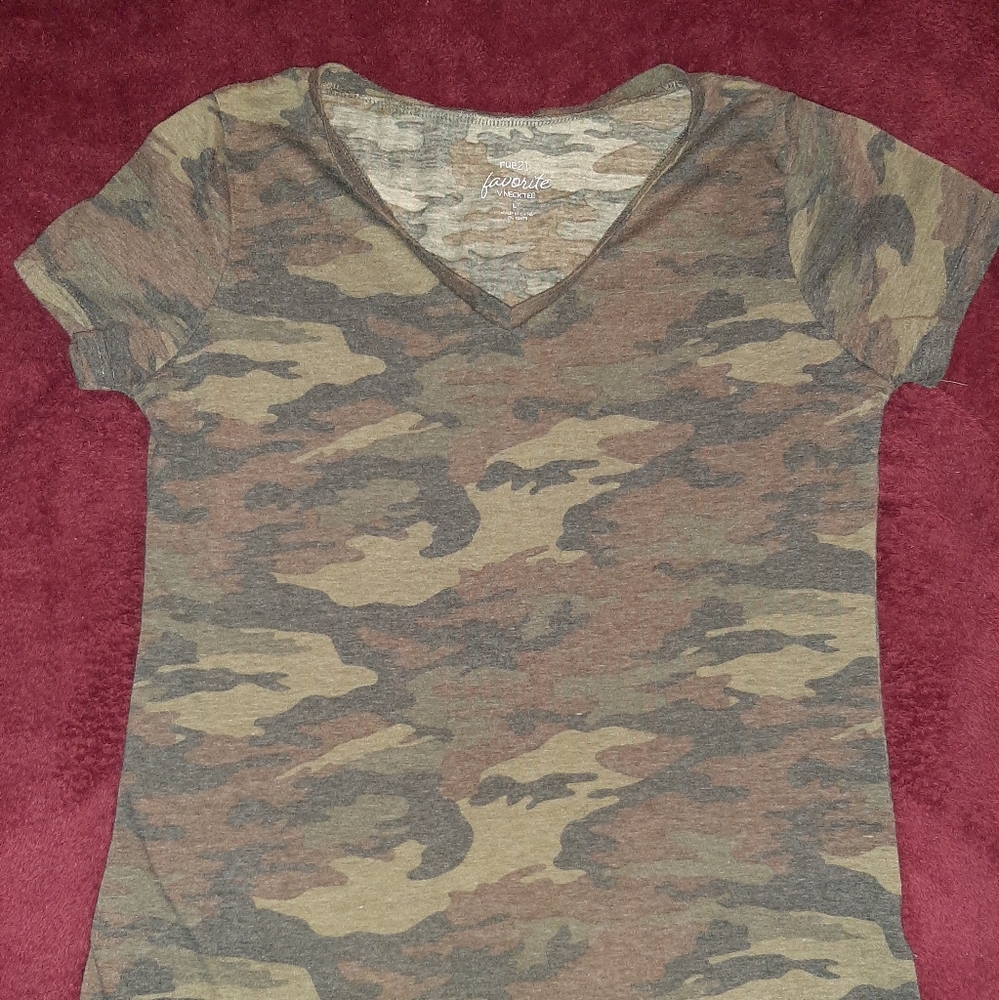 Rue21 Camo Short Sleeve Tee